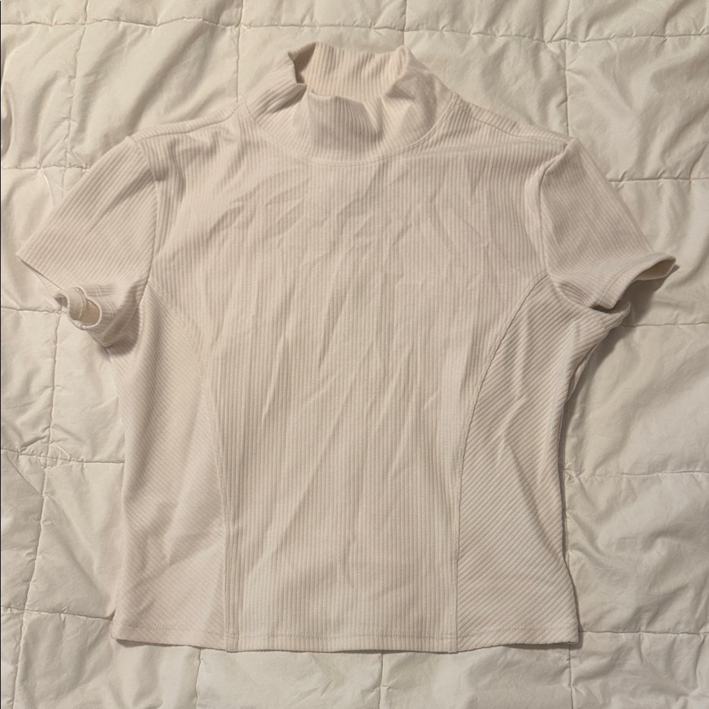 ALO Yoga Cream Short Sleeve Top